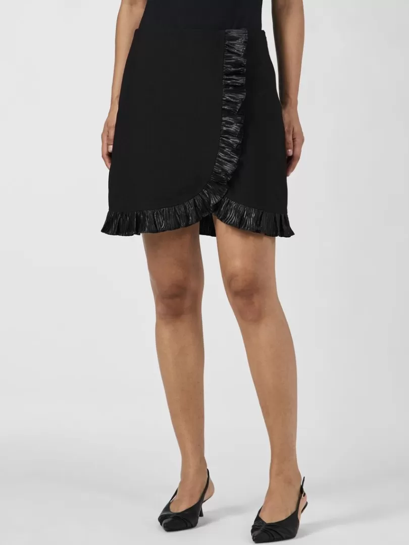 Skirts>Yas CAROLYN MINI SKIRT Black