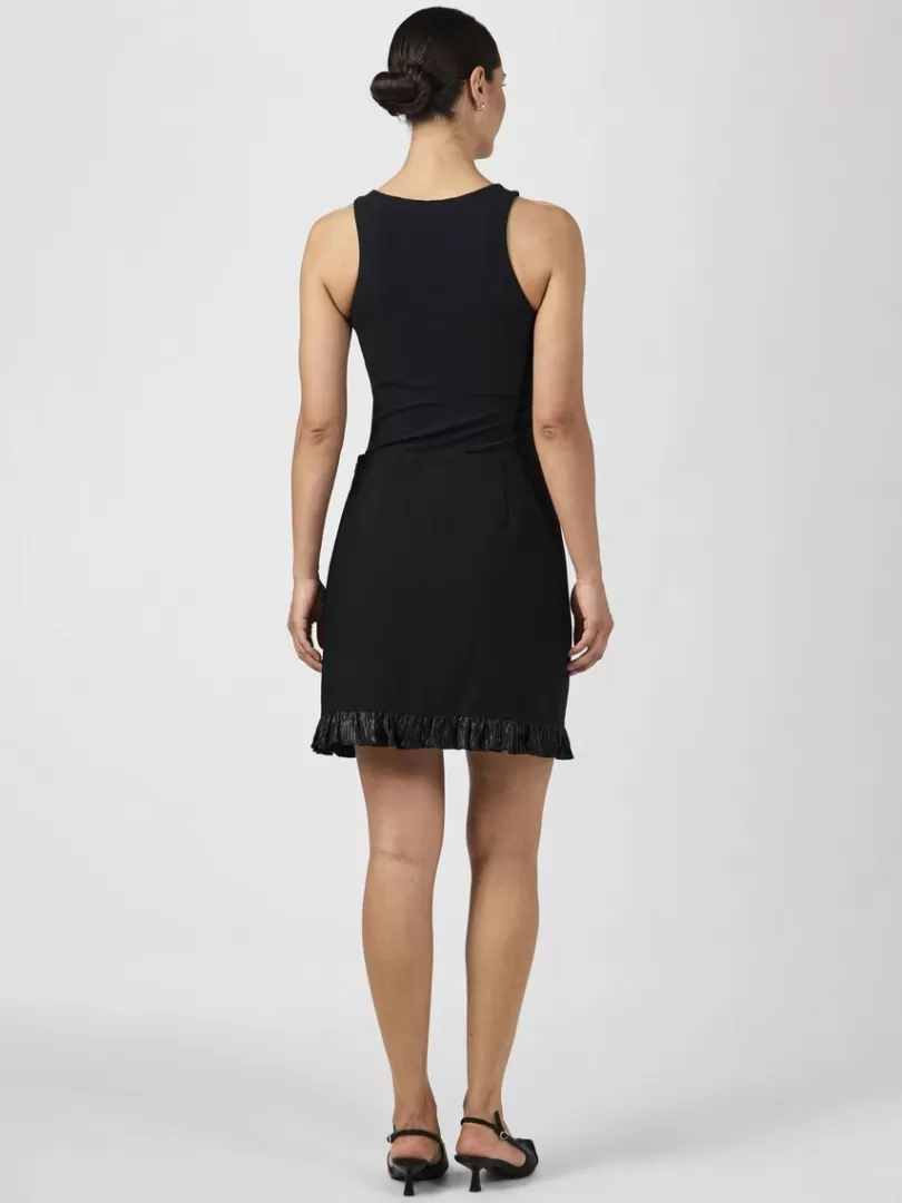 Skirts>Yas CAROLYN MINI SKIRT Black